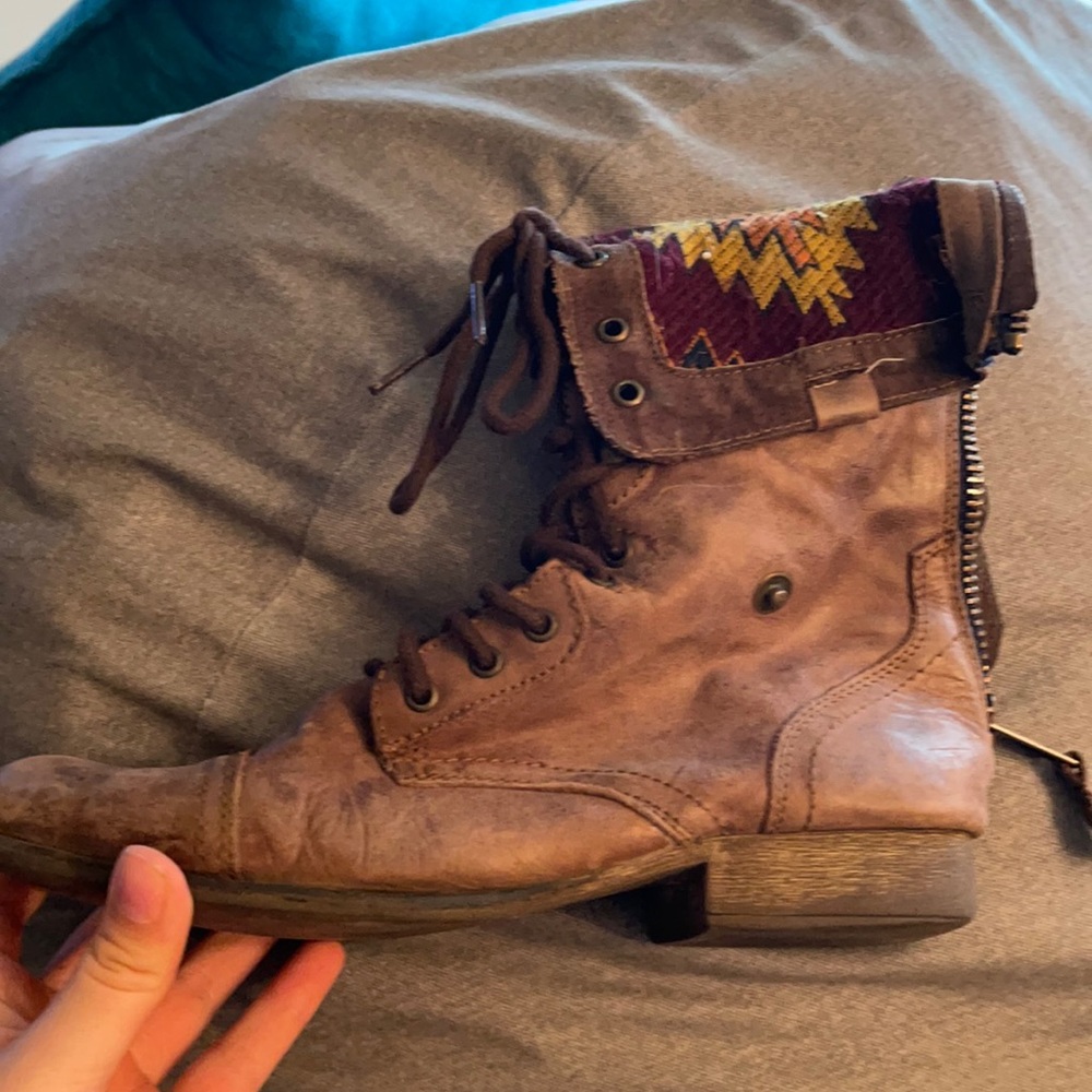 Rustic style combat boots